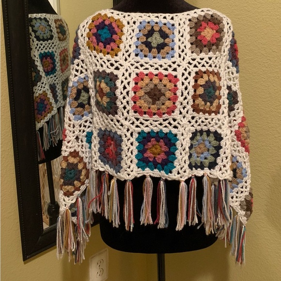 XSP-MP Handmade Crocheted Poncho - Picture 5 of 5